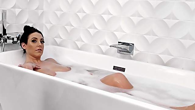Angela White, Darcie Dolce